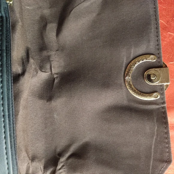 Pure leather imported Italy leather black solid sling bag - Picture 7 of 15